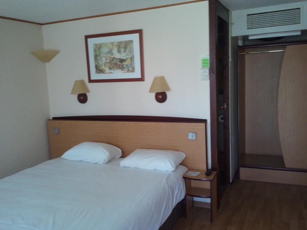 Campanile Bordeaux Ouest - Le Bouscat Hotel Cameră foto